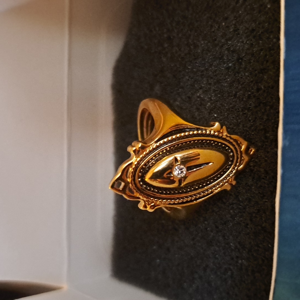 Vintage Avon adjustable cross ring